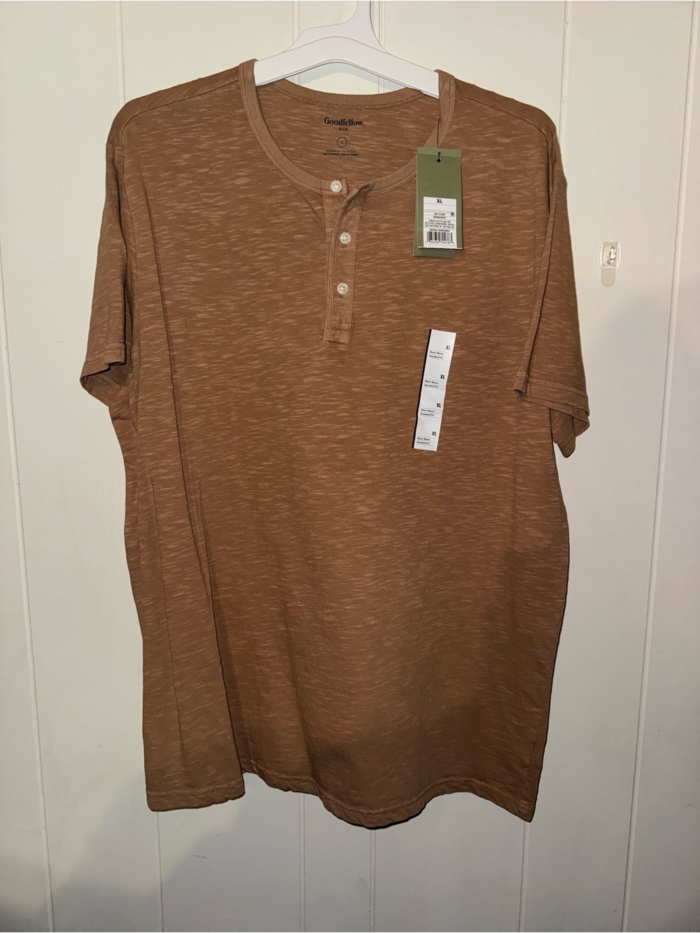 Goodfellow & Co Men’s Tan Short Sleeve Henley Shirt